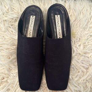 EUC Donald J Pliner black slip on size 7